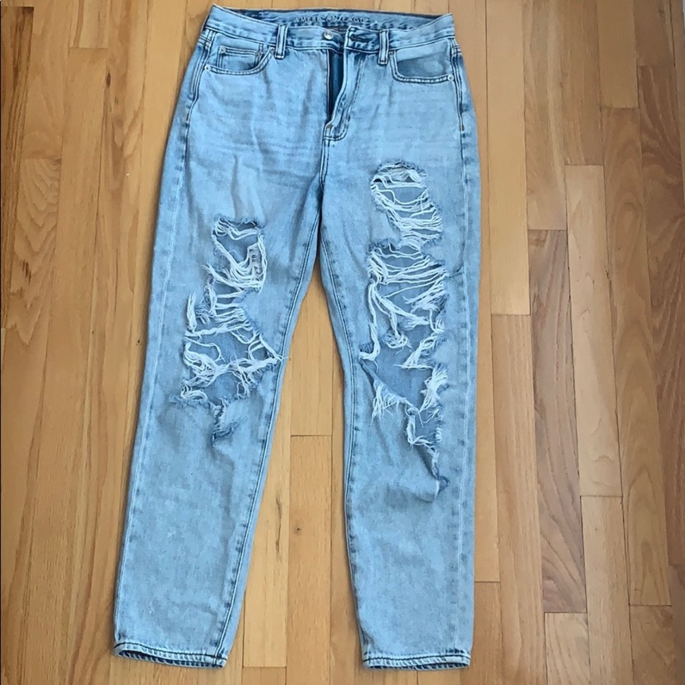 American Eagle high waisted mom jeans